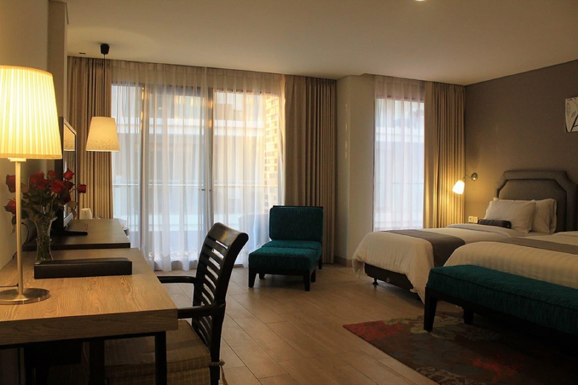 Harper Kuta Hotel By Aston Legian Zewnętrze zdjęcie