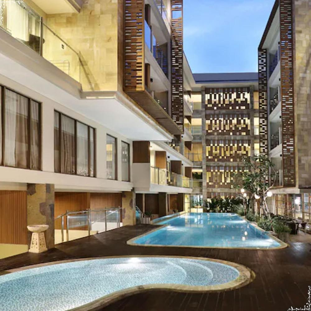 Harper Kuta Hotel By Aston Legian Zewnętrze zdjęcie