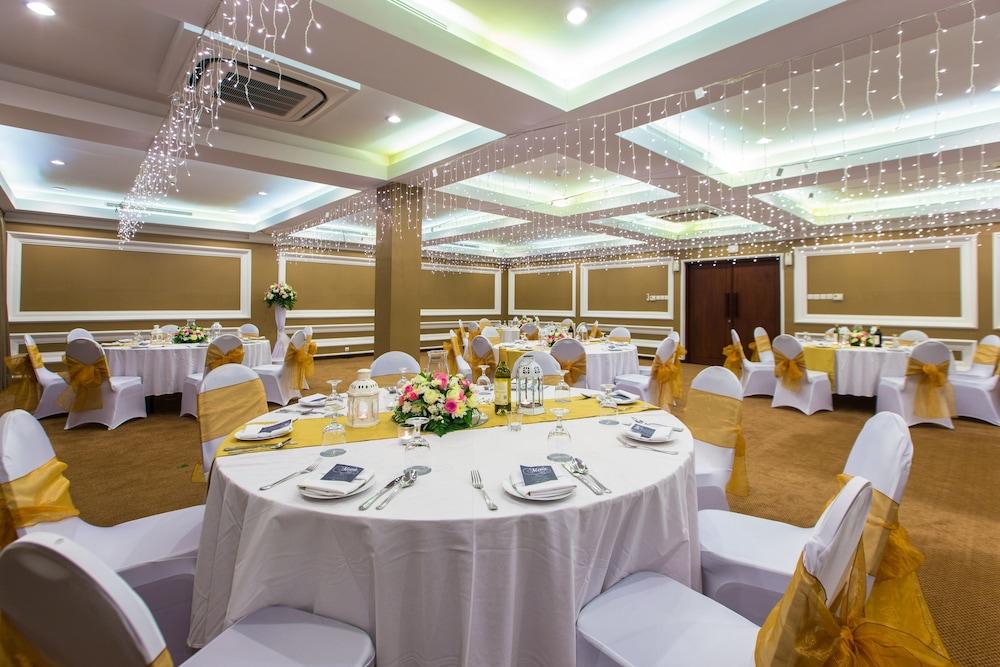 Harper Kuta Hotel By Aston Legian Zewnętrze zdjęcie