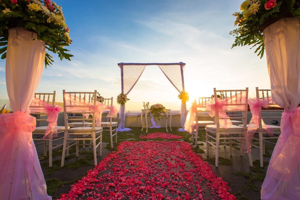 Harper Kuta Hotel By Aston Legian Zewnętrze zdjęcie