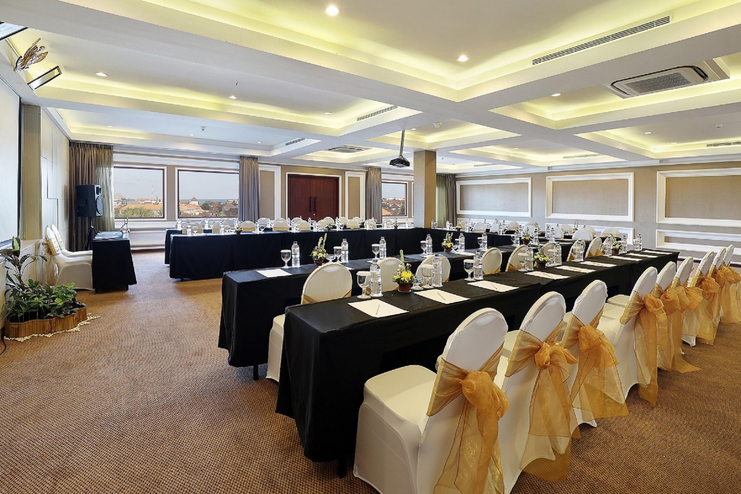 Harper Kuta Hotel By Aston Legian Zewnętrze zdjęcie