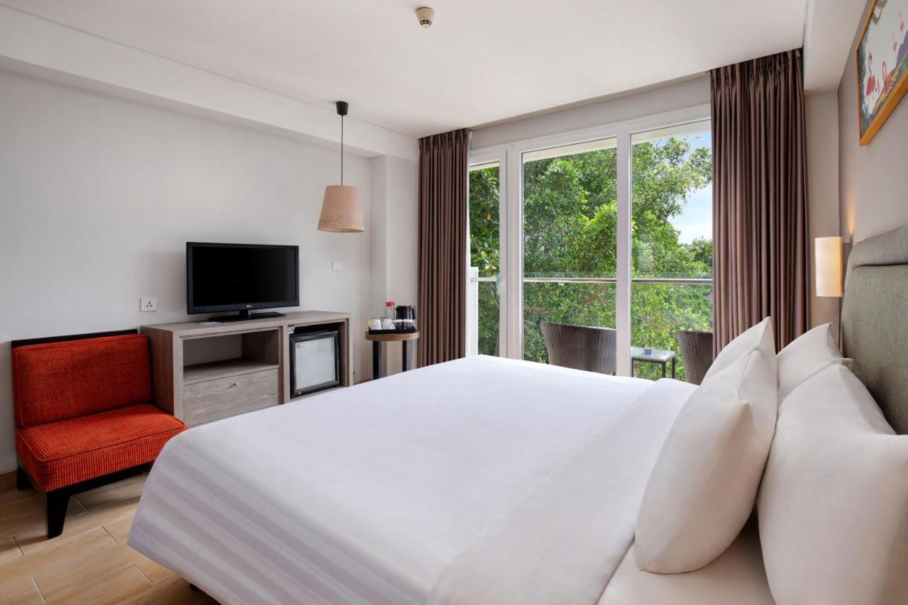 Harper Kuta Hotel By Aston Legian Zewnętrze zdjęcie