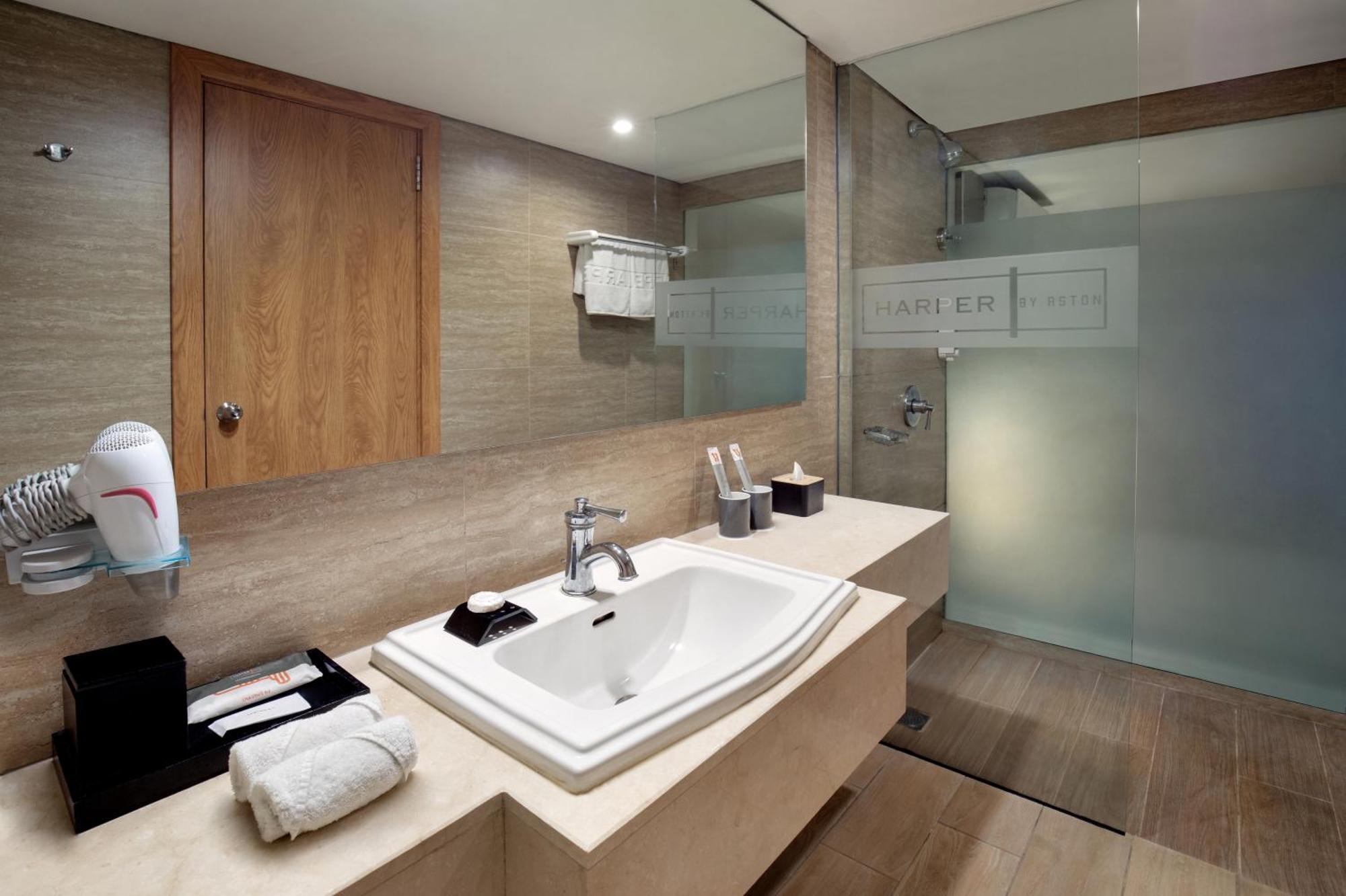 Harper Kuta Hotel By Aston Legian Zewnętrze zdjęcie
